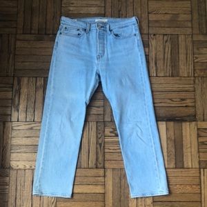 Levi’s Wedgie Straight Light Wash Jeans NWOT, Size 29